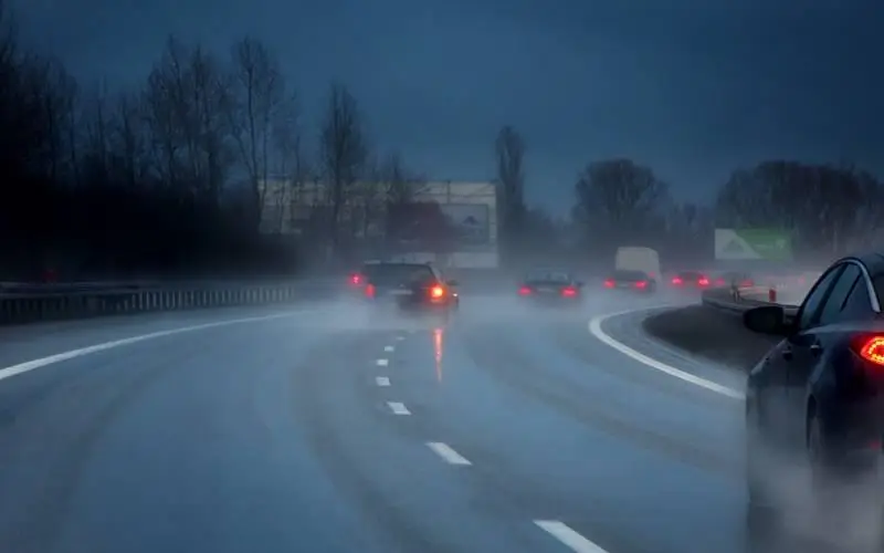 장마철 안전운전은 필수 입니다