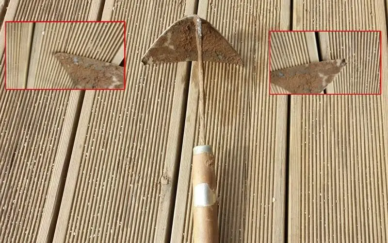 호미 (Homi). 끝이 휘어지는 제품 불량품입니다